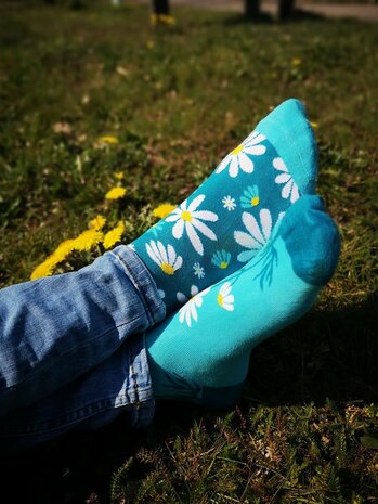 vrolijke sokken met bloem - grappige sokken